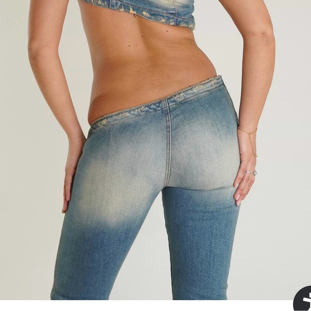 Revice Flared Asymmetrical Jeans - 25 - Picture 2 of 5